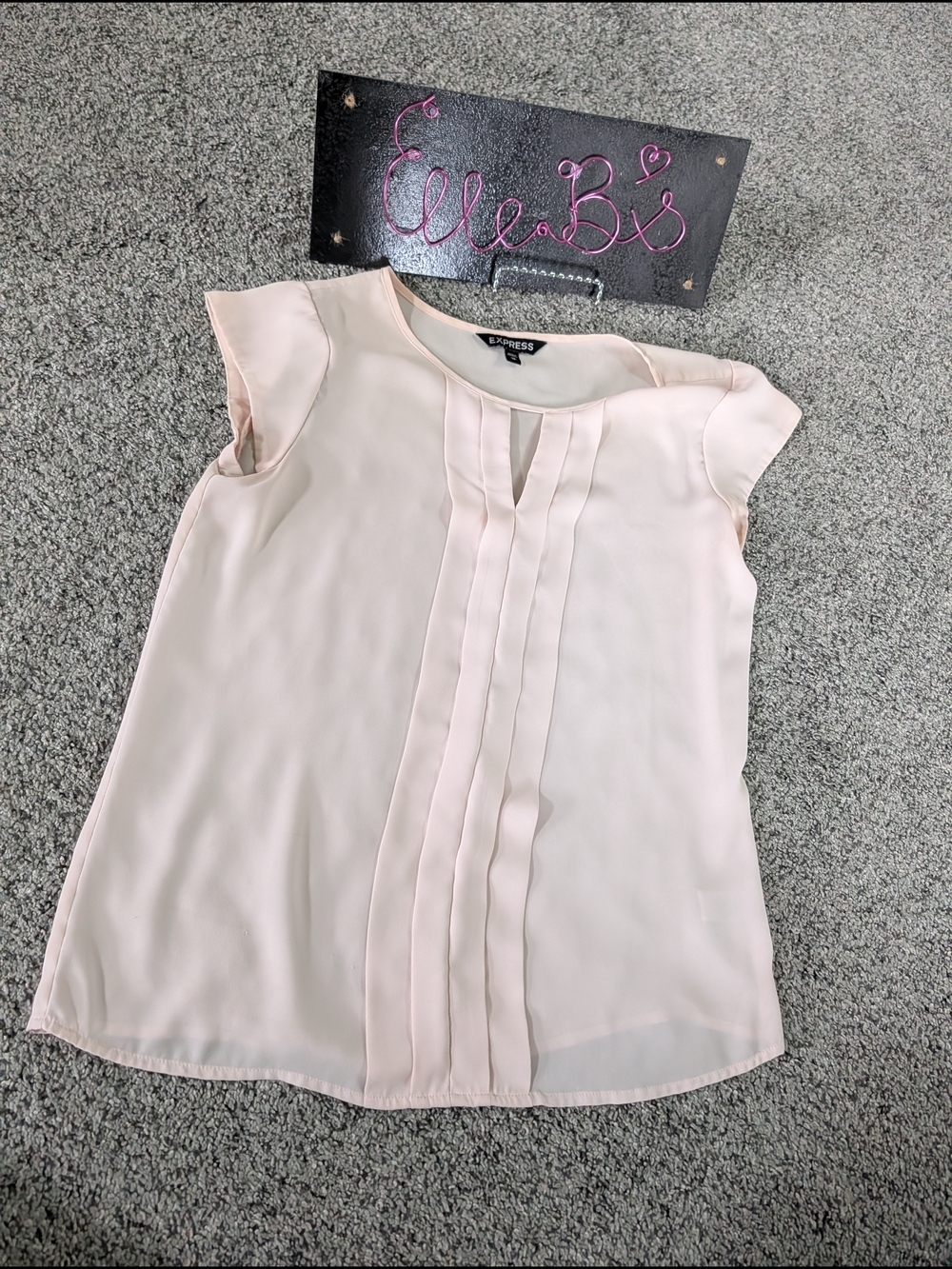 Used Condition Express Women's Blush Pleated Cap-Sleeve Blouse XS Flawed Item